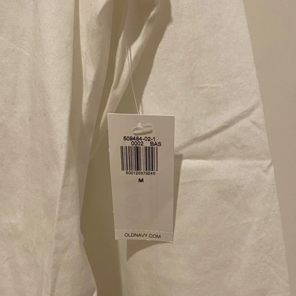 Old Navy Women’s White Casual Button Down Shirt - Picture 3 of 5